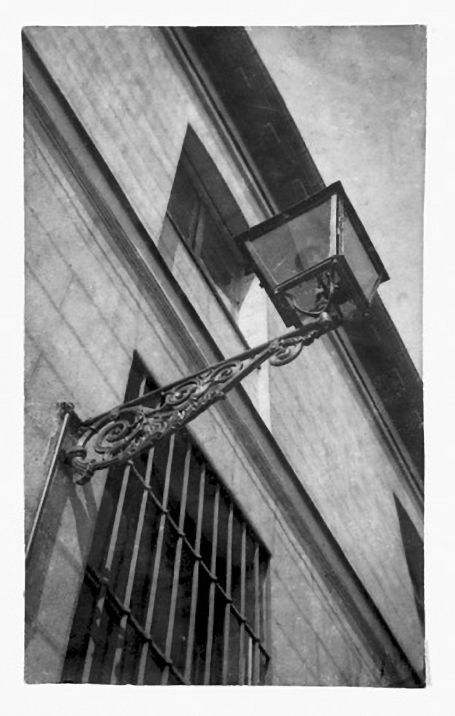 ” Farola “ 1934. Fotografía 12’8x 7’8 cm *