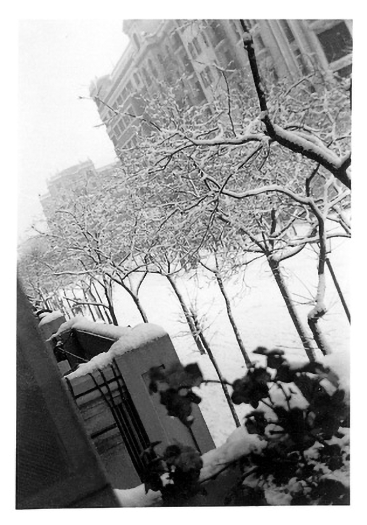 ”La calle Goya en día de nieve” 1933. Fotografía 15´6x10´6 cm *