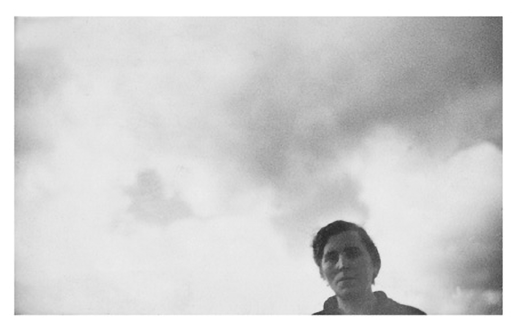 s/t hacia 1936. Fotografía Leica 8´7x3´6 cm *